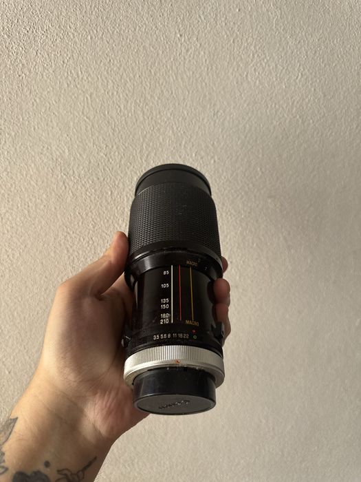 Vivitar Series 1 70-210mm f/3.5 VMC Macro Zoom