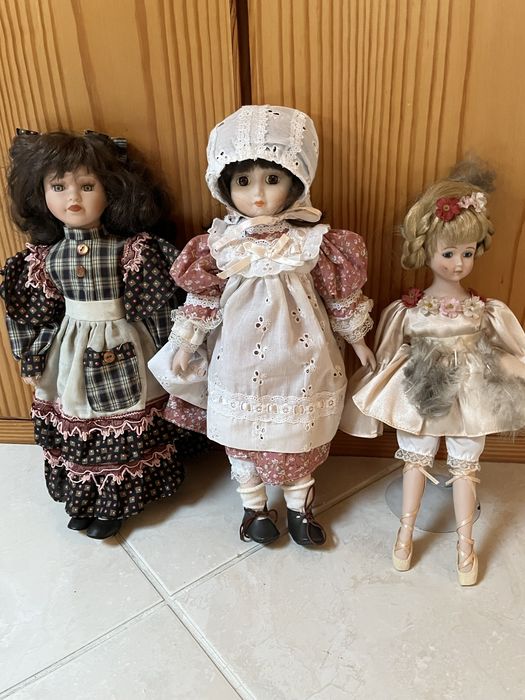 Bonecas de porcelana