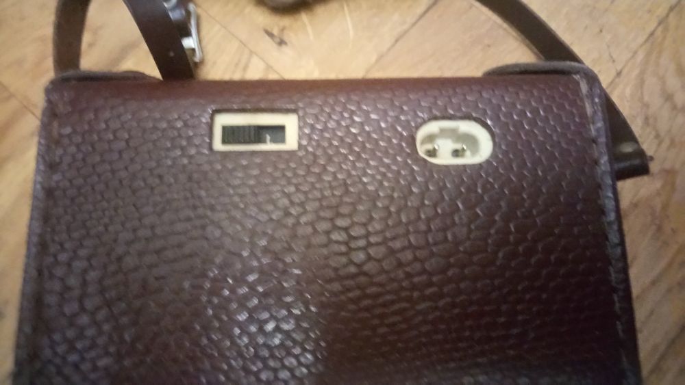 Радиоприемник Sokol в чехле