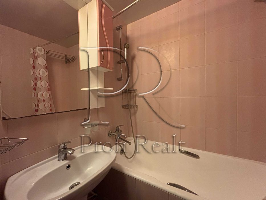 Оренда 3 кімн. квартири, вул.Прирічна 17г,Мінська,Оболонь,Героїв Дніпр