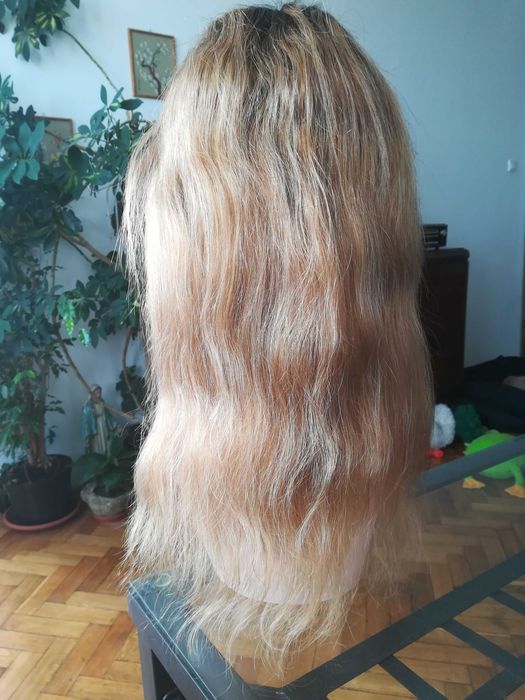 peruka naturalna z włosów ludzkich