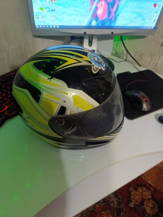Продам мотошлем в хорошем состоянии