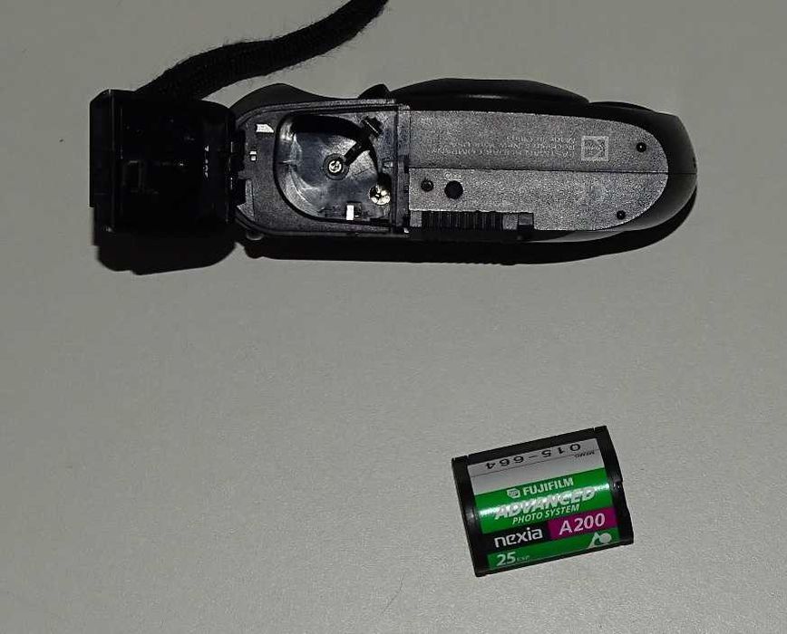 Kodak Advantix 2000 Auto Camera (1996 vintage)64550175630979123