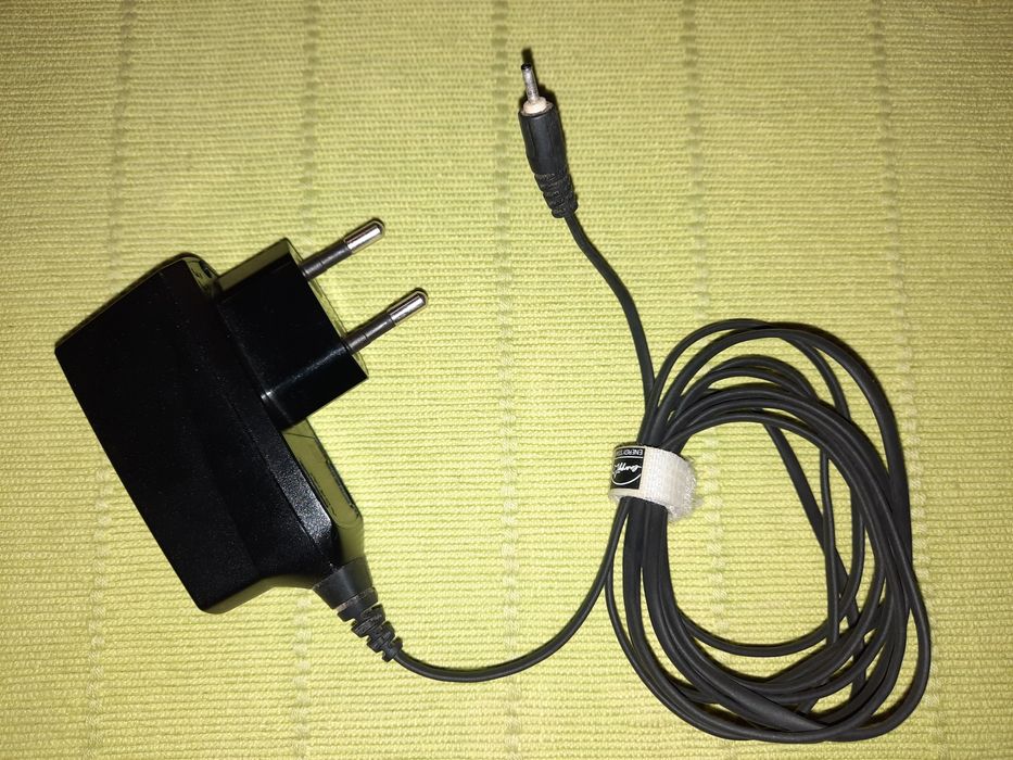 Nokia: Mobile Phone Charger Model AC-8E64297875142915120