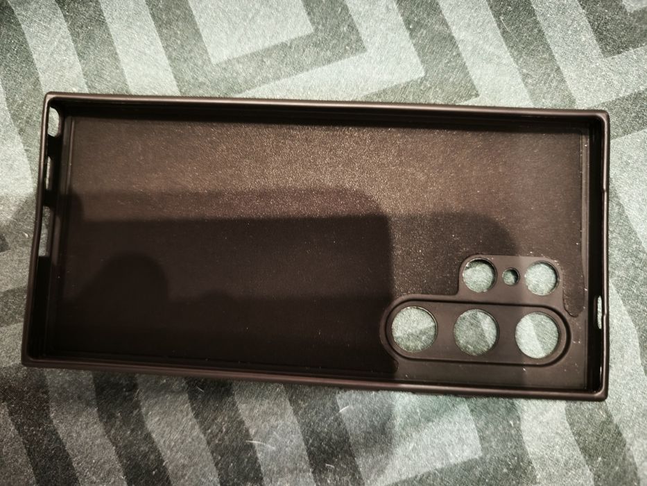 Продам чохол на Samsung s24 ultra.