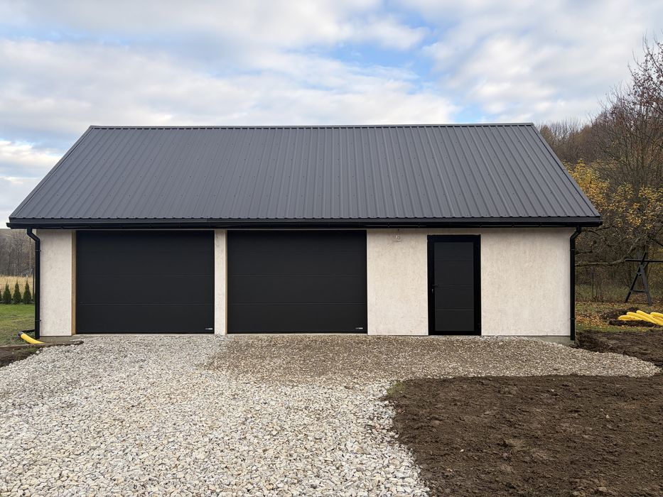 Brama garażowa segmentowa czarna ral 9005 2500x2125 nowa brama firmy Fakro