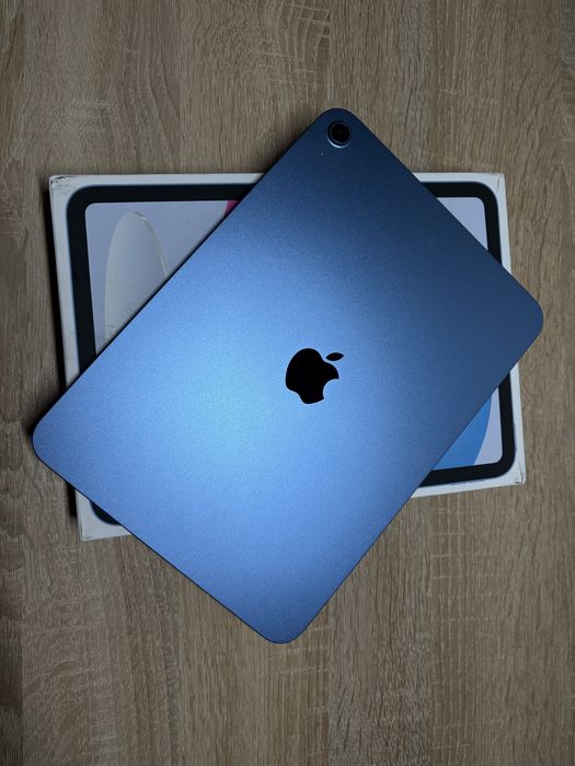 Apple iPad 11 (2025) 128GB Wi-Fi Blue, почти не использовался
