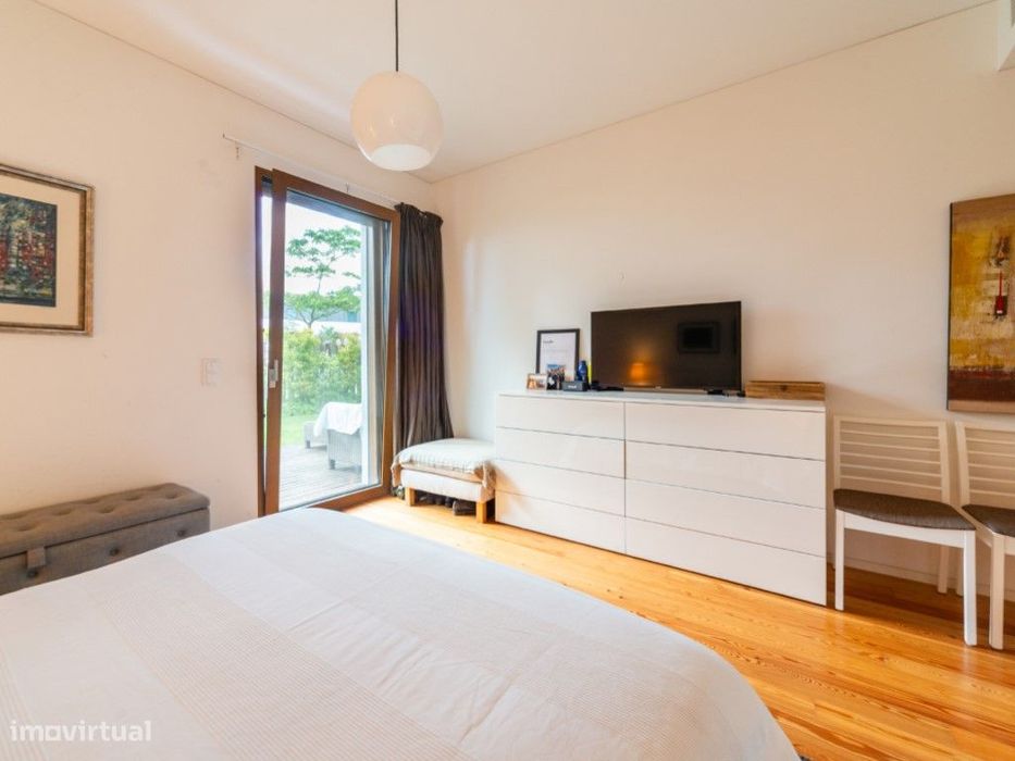Apartamento T2 de Luxo com Jardim Privativo no Restelo, inserido em...