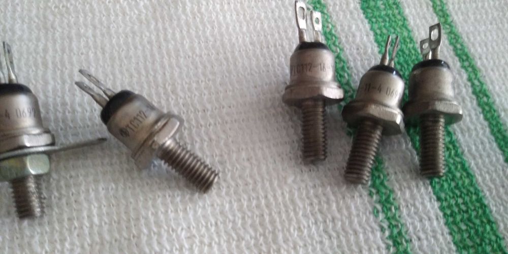 części elektroniczne tyrystory