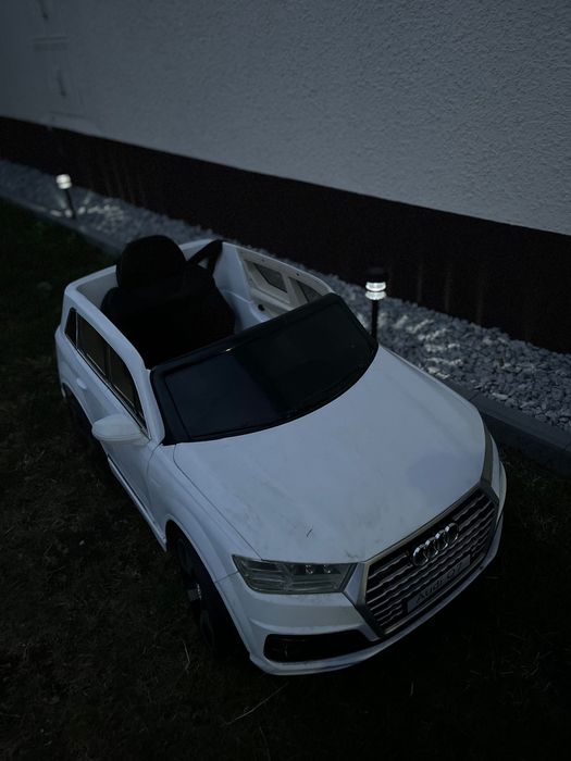 Auto elektryczne dla dzieci Audi do prowadzenia, sterowanie