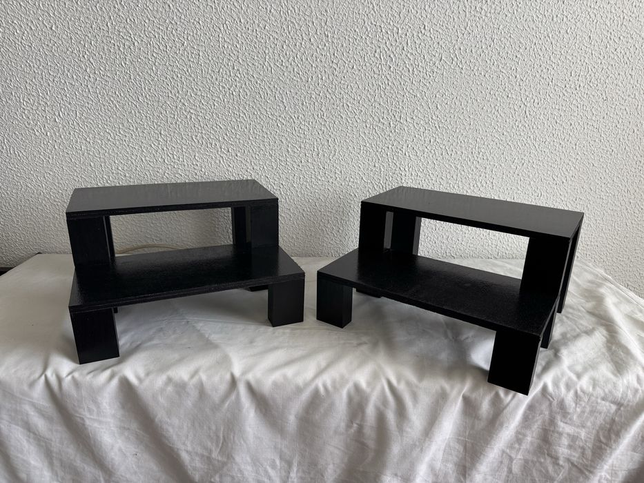 Conjunto de 2 prateleiras de madeira com design moderno
