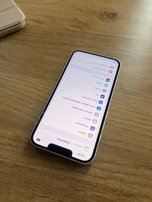 iPhone 13 biały