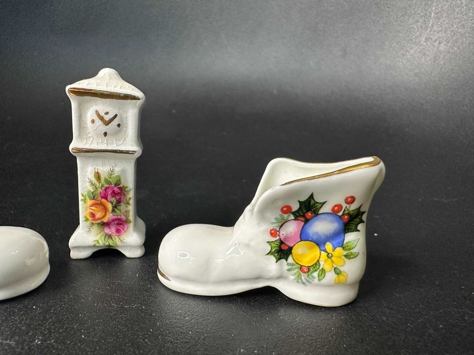 Порцелянові колекційні мініатюрні черевички годинник bone china Англія
