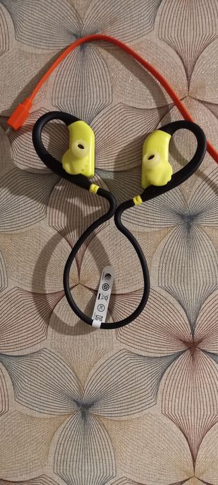 Наушники JBL Endurance DIVE.