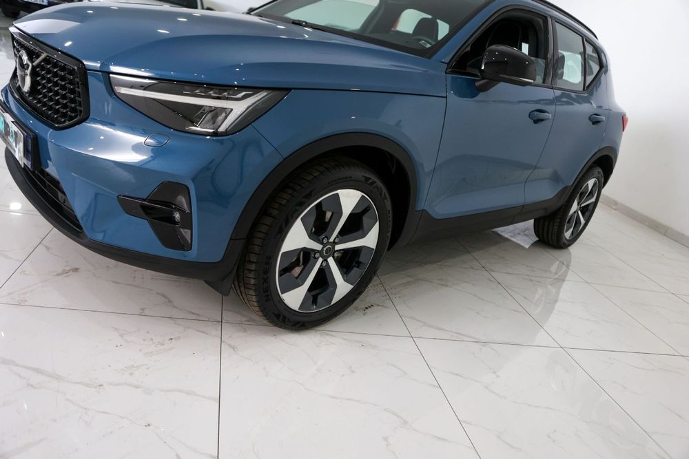 Volvo XC 40 2.0 B3 Plus Dark
