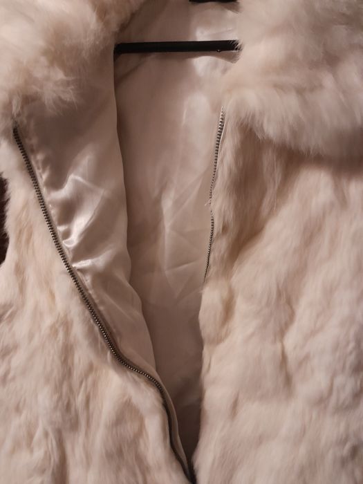 Жилет з кролика на блискавці