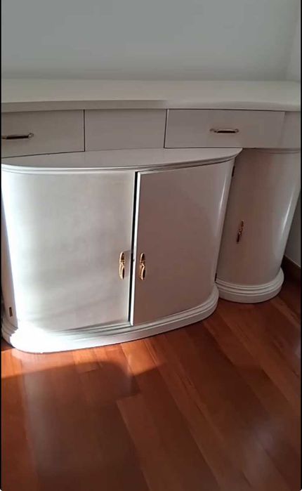Móvel de Luxo em Pintura Lacada – Design Elegante e Sofisticado