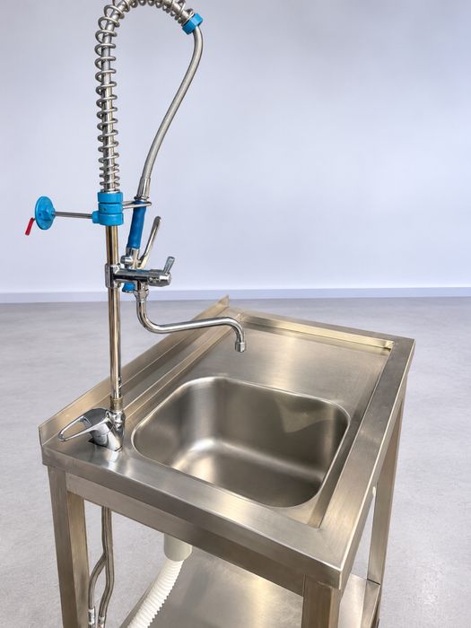 Bacanda inox com pio, chuveiro e prateleira