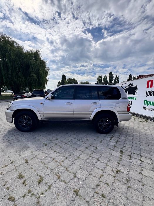 Toyota Land Cruiser 100