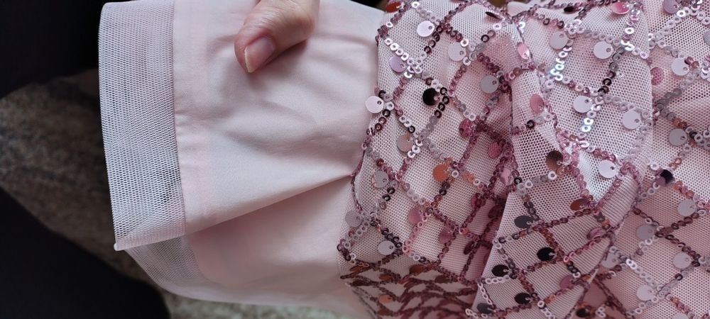 Sukienka w cekiny Dagon 38