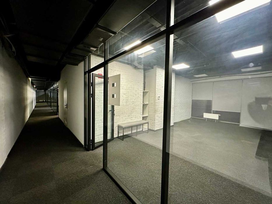 Офис с генератором, 2500 кв.м., метро Шулявка. ТРЦ COSMO MULTIMALL