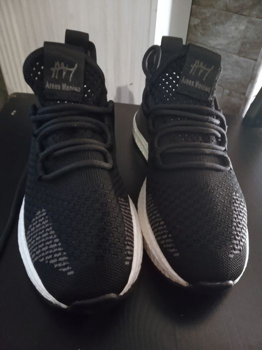 Продам кроссовки