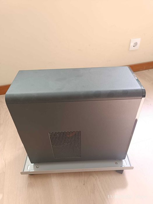 PC + teclado + ecrã64862374957569124