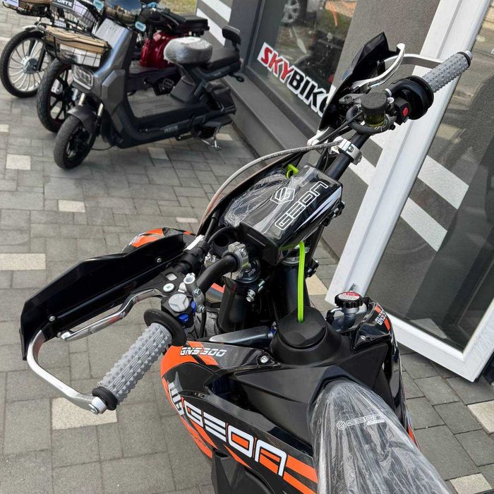 Мотоцикл GEON GNS 300 motard, 28 к.с. рідинне ох, гарантнія, доставка