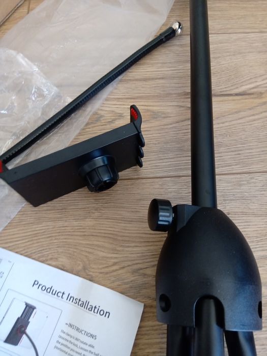 Regulowany uchwyt podłogowy do tabletu