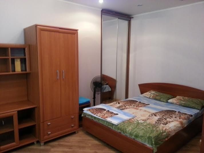 Почасово.Подобово.Метро дружби народів.Звіринецька.бр.Марії Примаченко