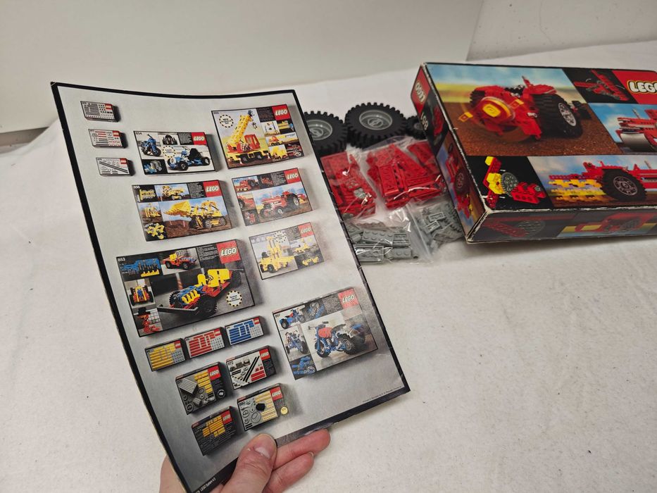 Lego Technic 851 "Tractor"; 1977; [130]