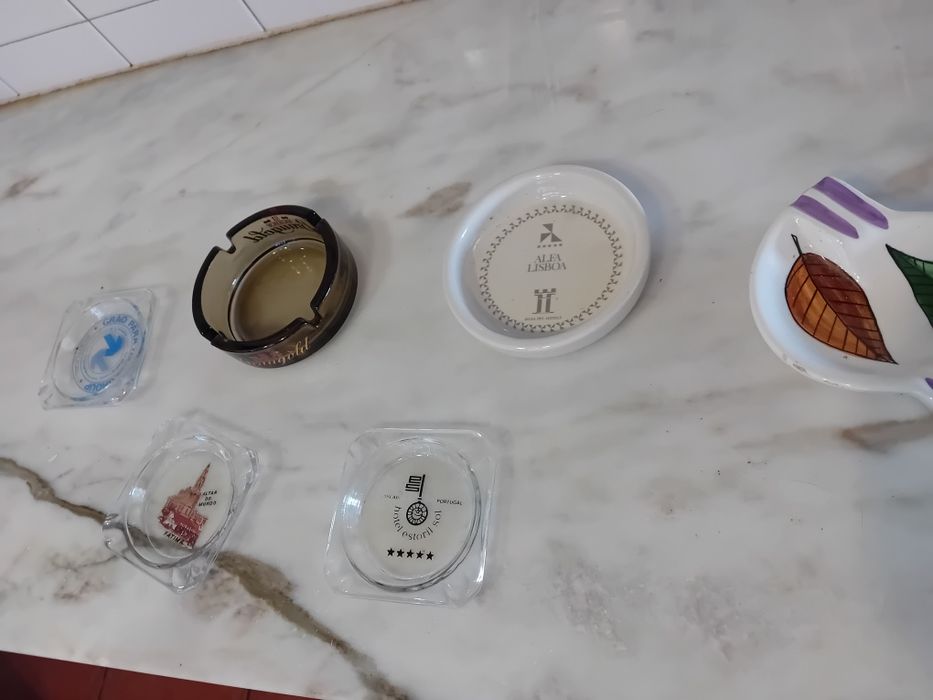 Conjunto de 5 Cinzeiros Antigos Diversos