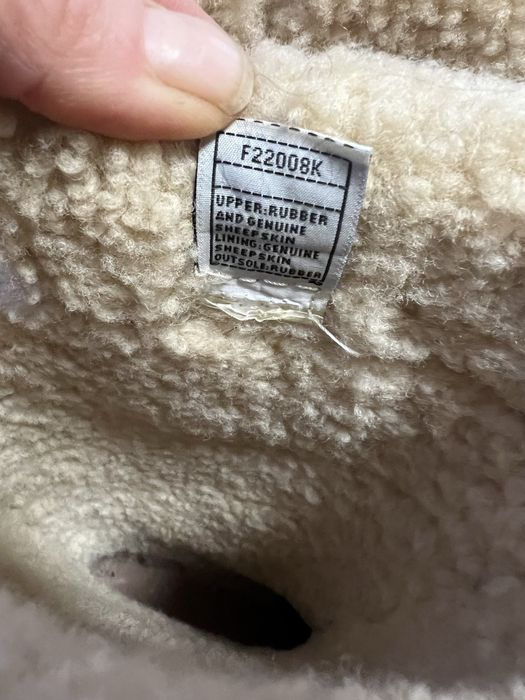 Резиновые сапоги UGG с манжетами и внутри овчина.