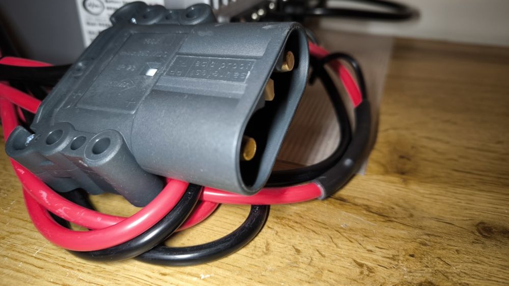 Ładowarka do akumulatorów poleciał, wózek  NOWA