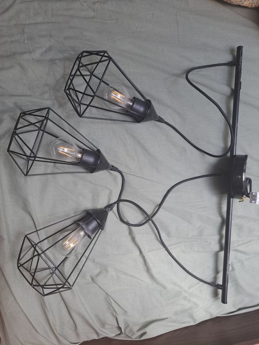 Lampa z trzema kloszami