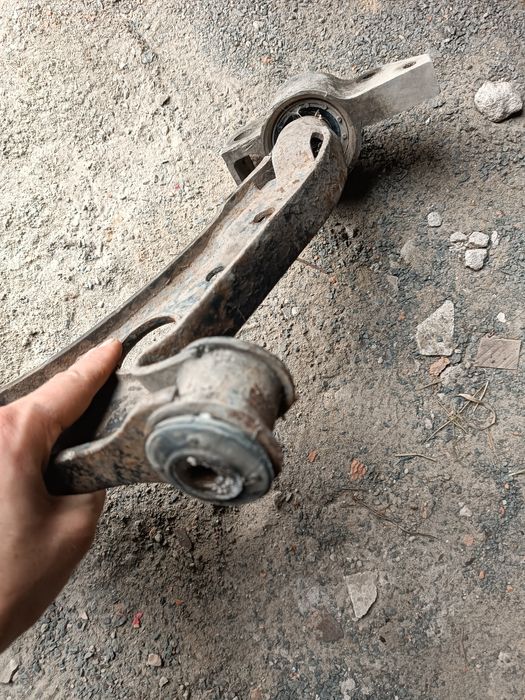 Передній ричаг Октавія а5