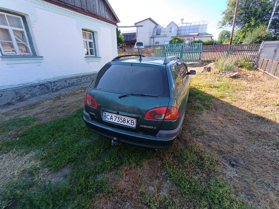 Toyota avensis 98р