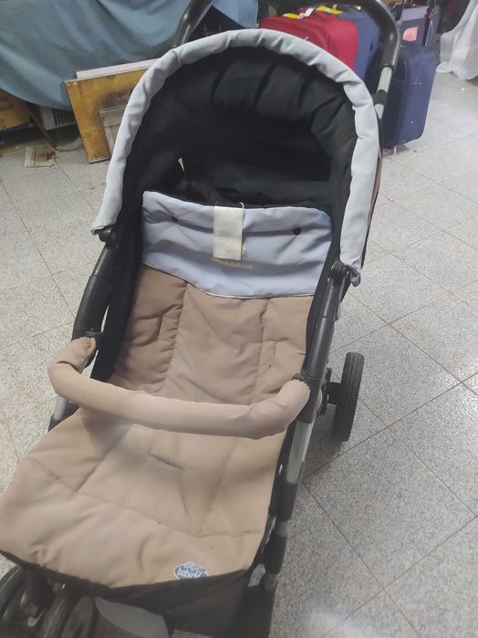 Carrinho de passeio de bebé