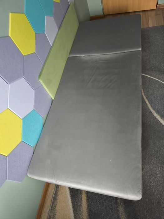 Łóżko, tapczan dla dzieci  AVO., z poduchą Avocado 75 cm