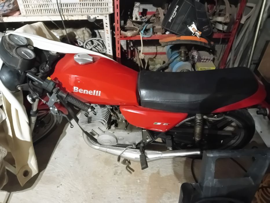 Benelli bicilindrica 125 2T
