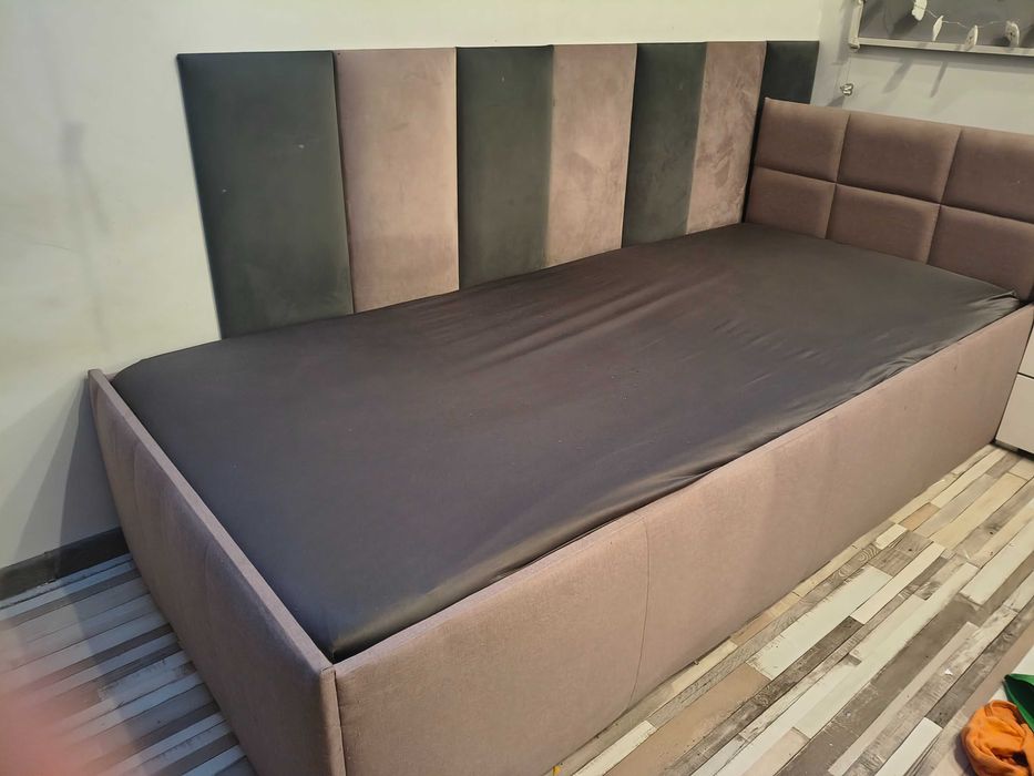 Tapczanik tapicerowany 94/206/40 + materac