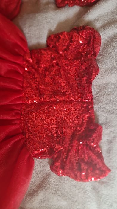 Vestidos vermelhos de festa para bebé – gémeas