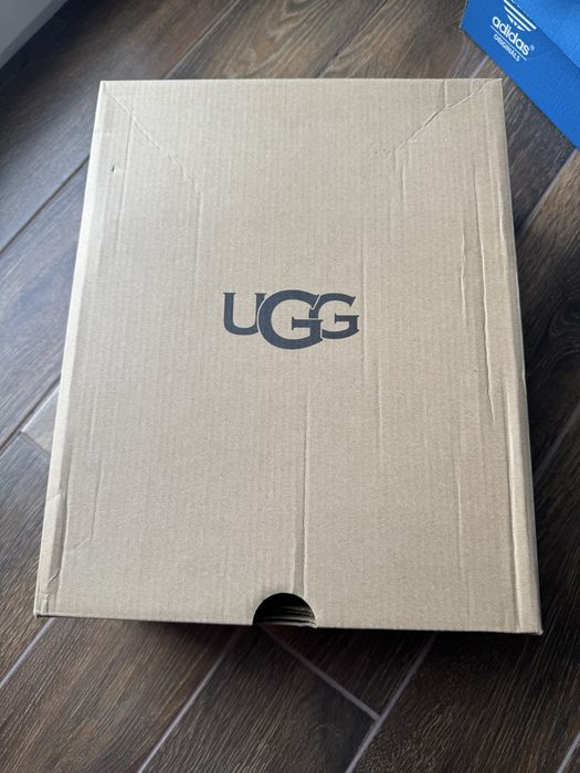 Уги, замшеві чоботи Нові UGG W Classic Lace Mini (артикул 1103756), колір Black (BLK), розмір US 7 / EU 38.