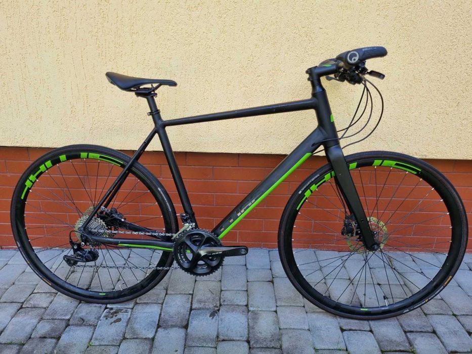 Гибрідний Велосипед. Cube road