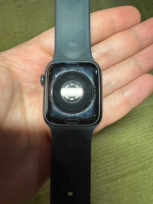 Apple Watch SE 44mm (1-го покоління)