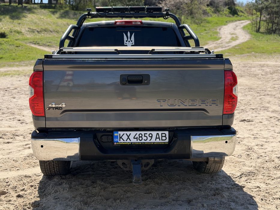 Продам Toyota Tundra