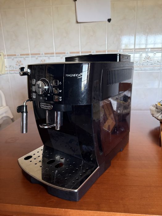 Máquina Café De Longhi MAGNIFICAS