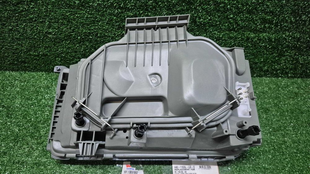 Otica Farol Esquerdo Mercedes W124 C124 S124 A124 1984 a 1993 Ref. 440-1103L-LD-E NOVO DEPO C/DANO