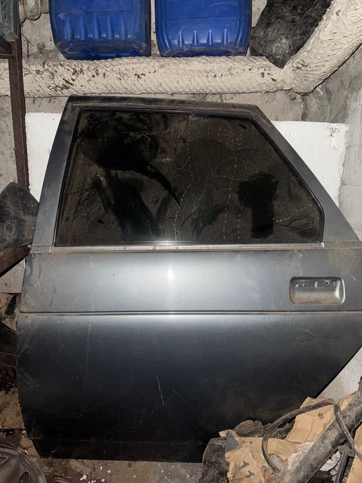 Продам дверку 2110