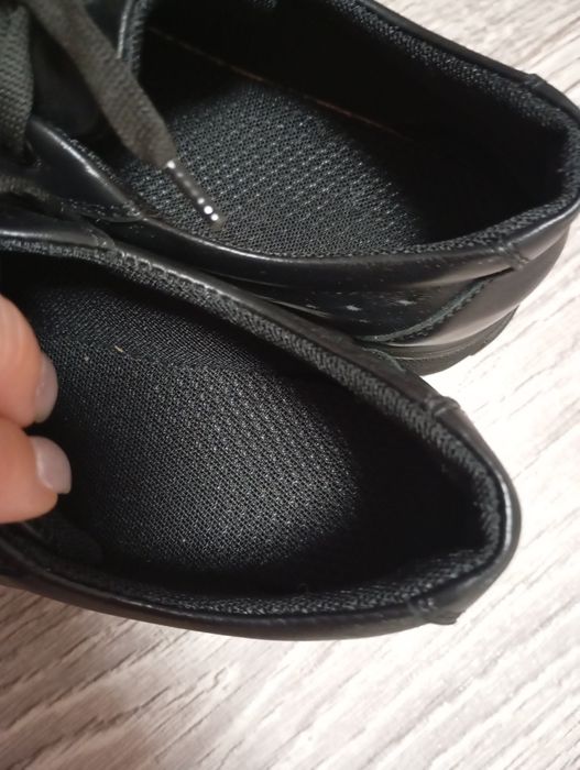 Кросівки шкіряні 37р